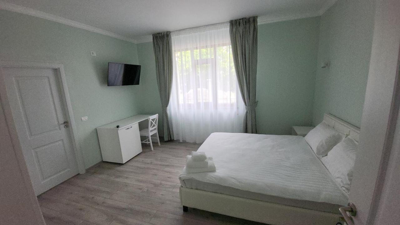 Bed and Breakfast Colt De Rai Hîrtoape Zewnętrze zdjęcie