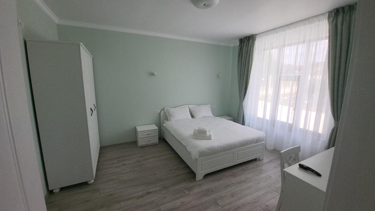 Bed and Breakfast Colt De Rai Hîrtoape Zewnętrze zdjęcie
