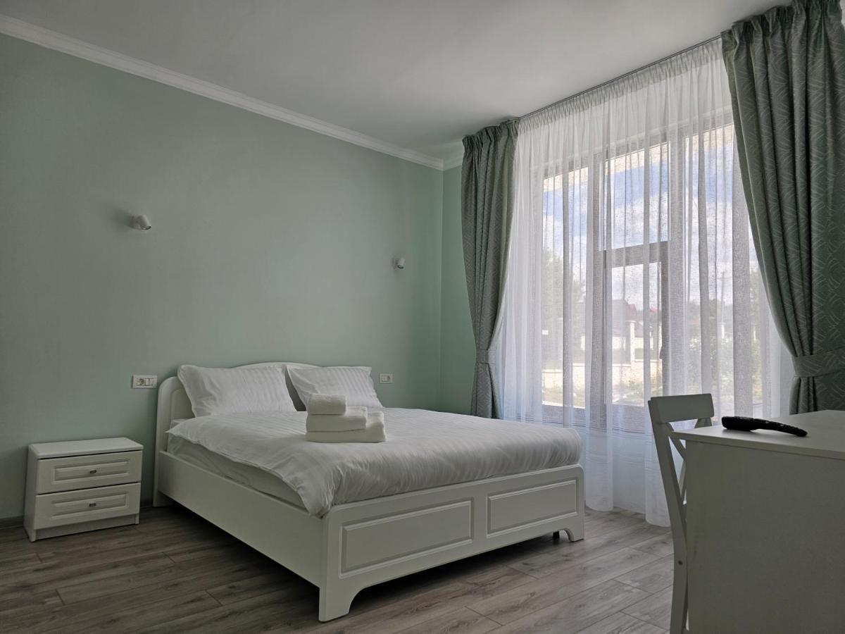 Bed and Breakfast Colt De Rai Hîrtoape Zewnętrze zdjęcie
