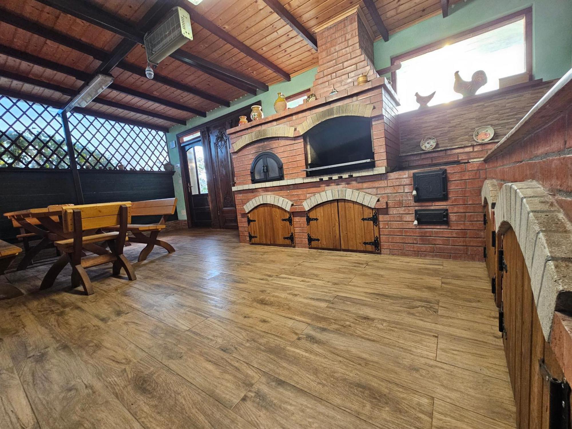 Bed and Breakfast Colt De Rai Hîrtoape Zewnętrze zdjęcie